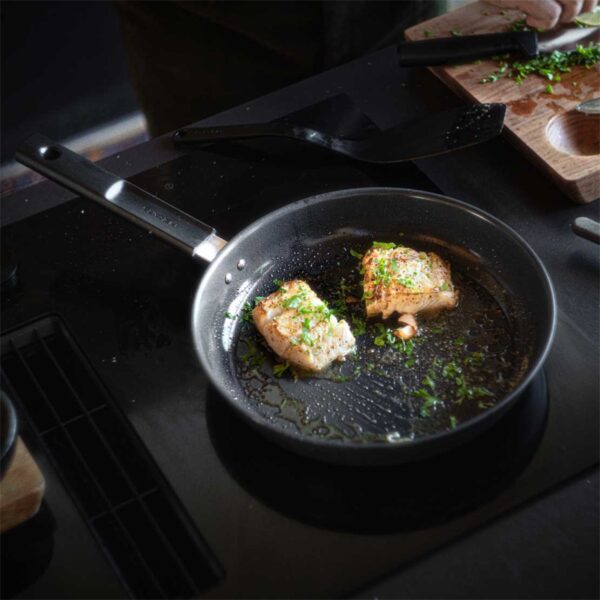 Praepann Fiskars Hard Face 28cm