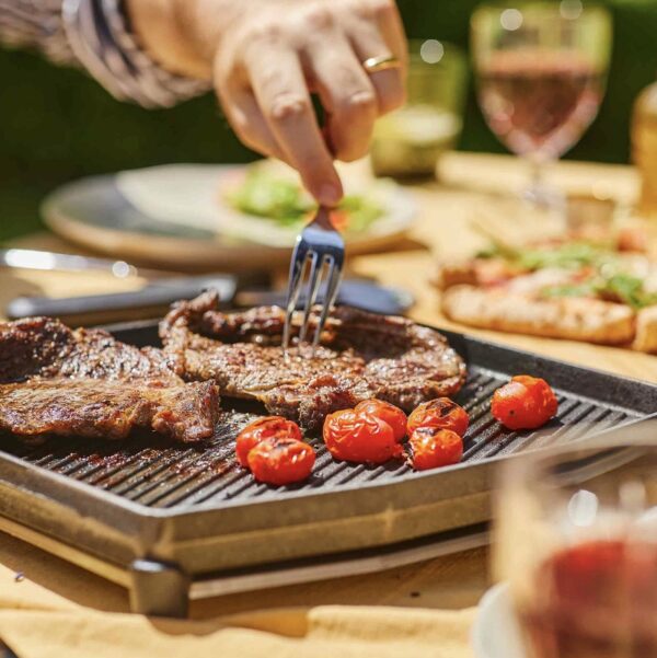 Malmist kahepoolne pann Ooni