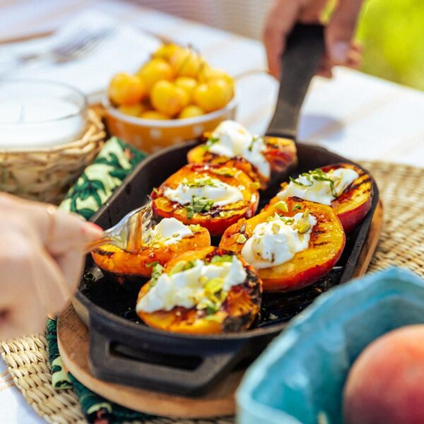 Malmist grillpann Ooni metallalusega