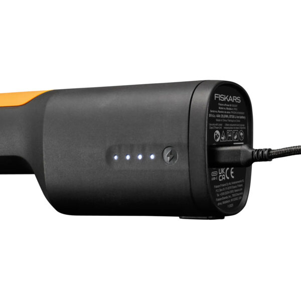 Fiskars akuoksakäärid M akuga