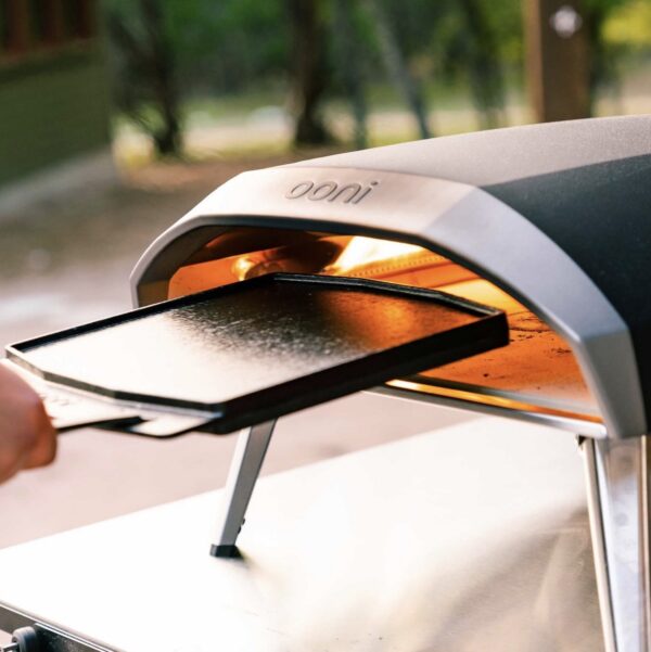 Malmist kahepoolne pann Ooni