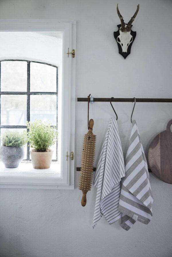 Köögirätik Olivia triibuline valge 70x50cm